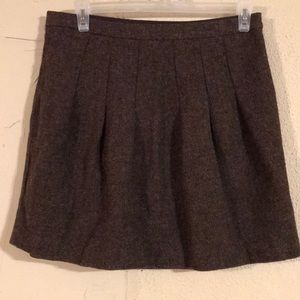 Gap skirt